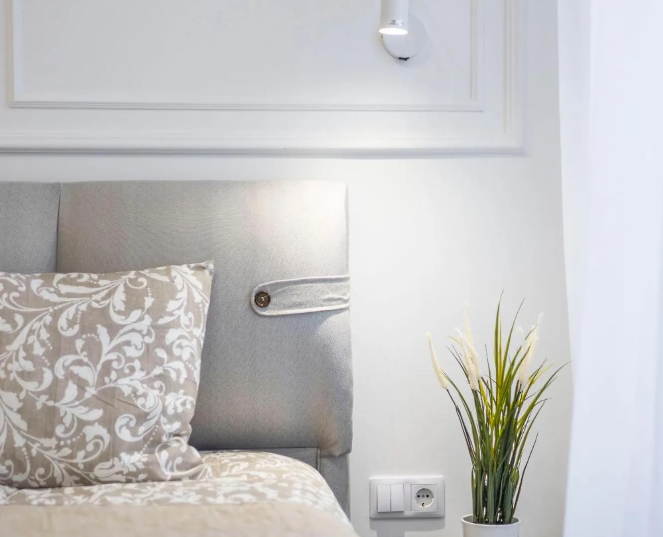 Luxurious Central 4Bedrm 3Bathrm Residence W/ Balcony Budapest