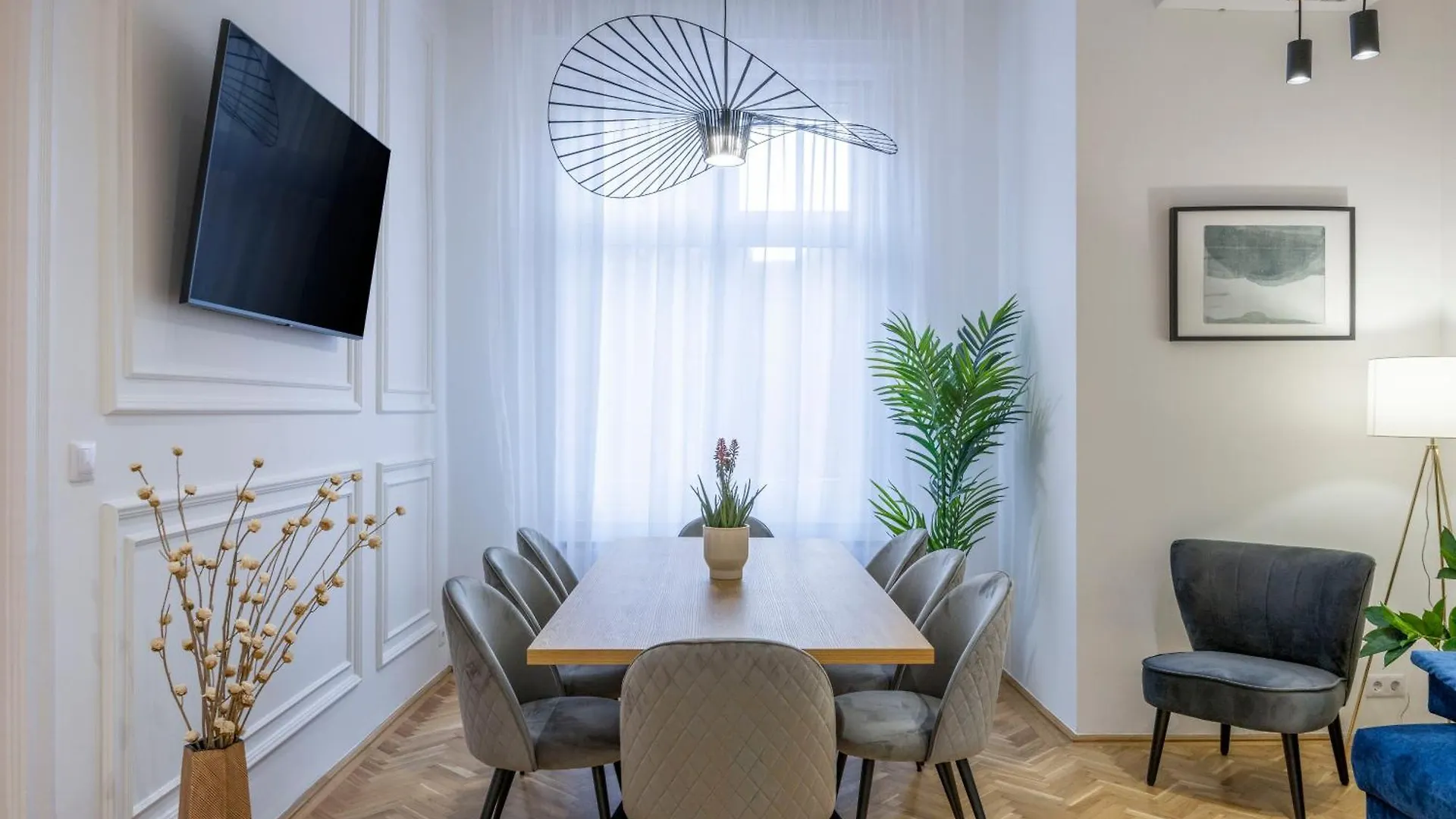 Apartment Luxurious Central 4Bedrm 3Bathrm Residence W/ Balcony Budapest