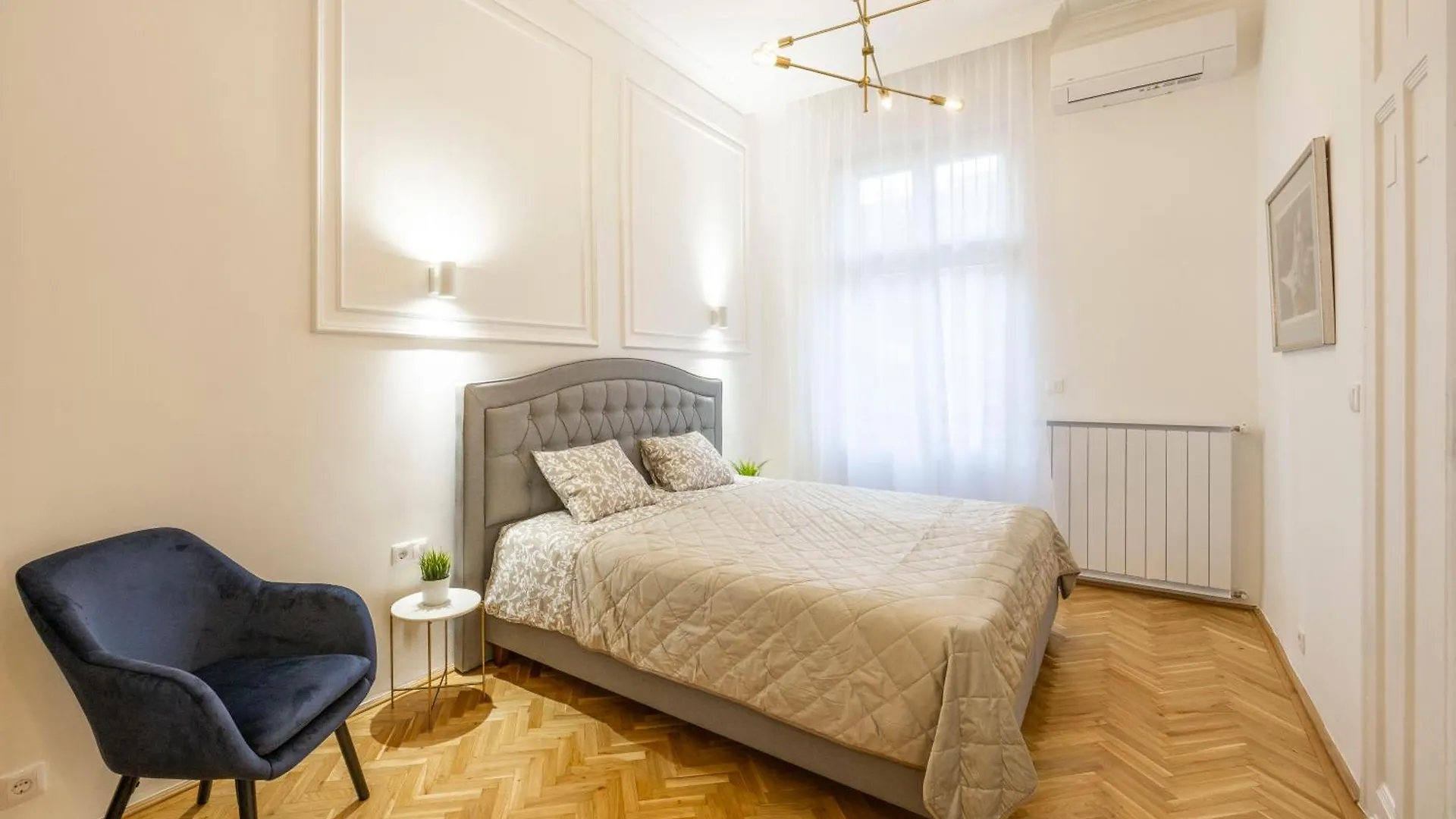 Luxurious Central 4Bedrm 3Bathrm Residence W/ Balcony Budapest 0*,