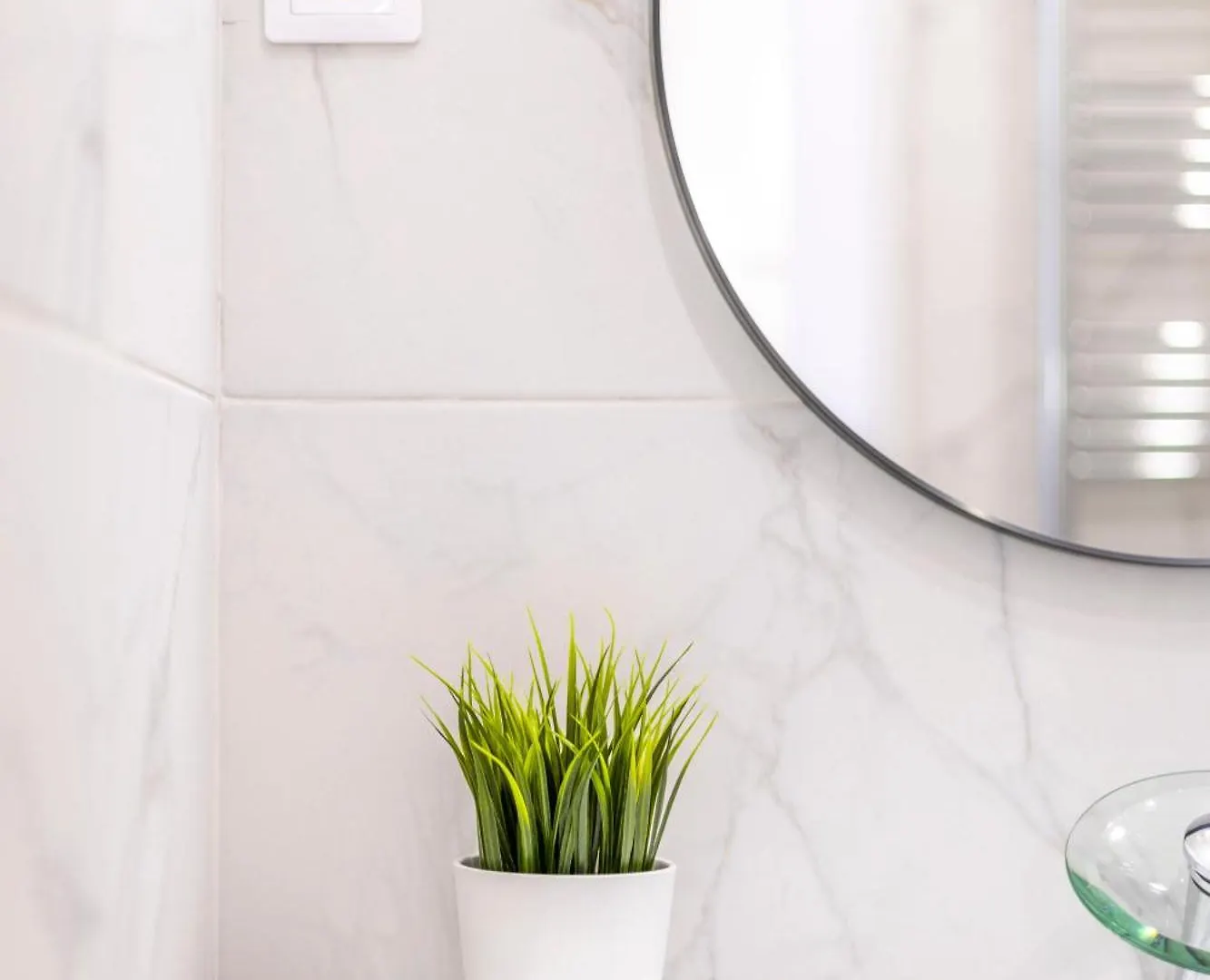Luxurious Central 4Bedrm 3Bathrm Residence W/ Balcony Budapest Apartment